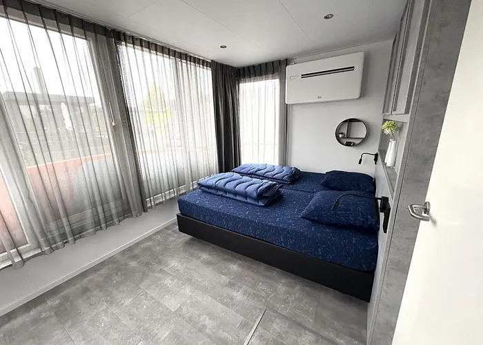 Hotel en barco De Maasterp - Watervillage 21 Ohé en Laak